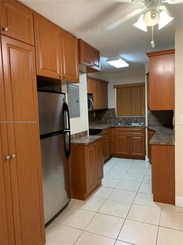 $1,800 | 8820 Fontainebleau Boulevard, Unit 105, Miami, FL 33172