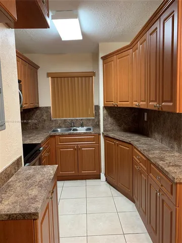 $1,800 | 8820 Fontainebleau Boulevard, Unit 105, Miami, FL 33172