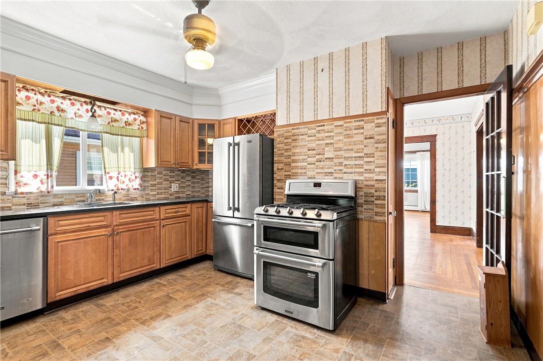 159 Legion Way Cranston, RI 02910 - Photo 13 of 35 Gallery Image 13