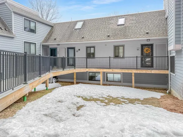$369,000 | 105 Williams Lane, Unit 6C, Hartford, VT 05059