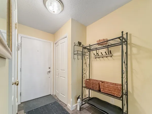 $369,000 | 105 Williams Lane, Unit 6C, Hartford, VT 05059