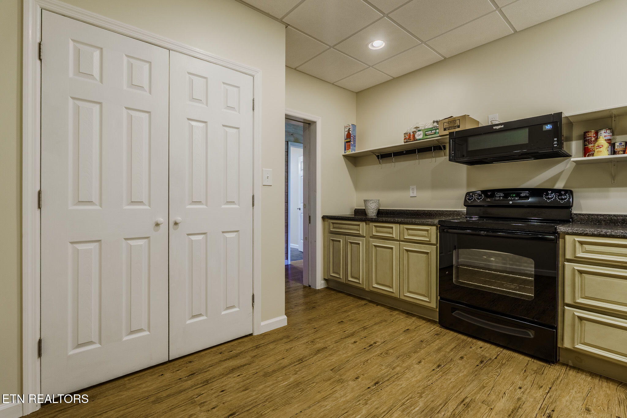 9703 Heiskell Road Heiskell, TN 37754 - Photo 9 of 56 32-web-or-mls-_DSC2216-HDR