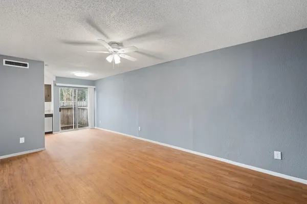 $1,295 | 3415 Menchaca Road, Unit 109, Austin, TX 78704