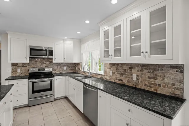 $3,200,000 | 4 Judge Road, Roxbury, CT 06783