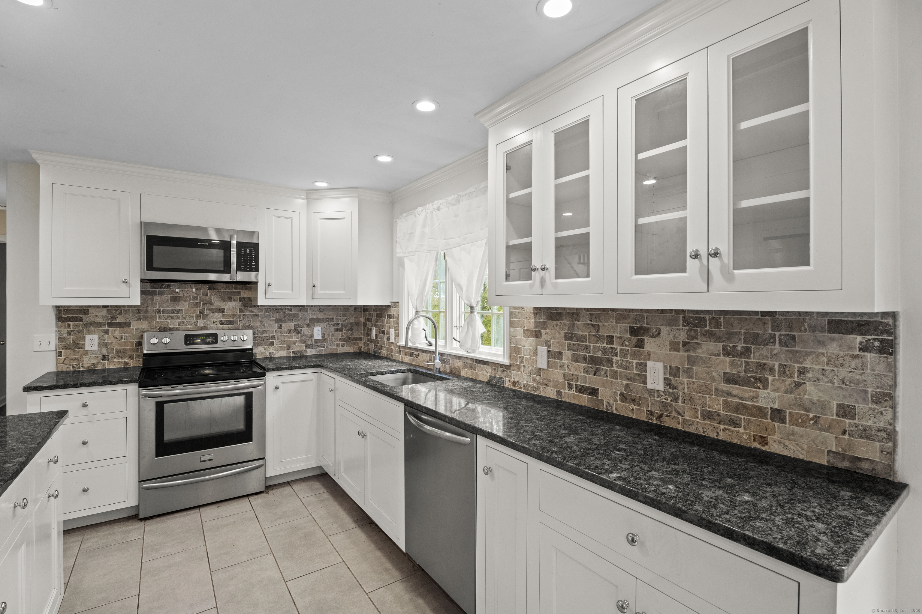 4 Judge Road Roxbury, CT 06783 - Photo 11 of 40