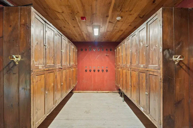 $3,200,000 | 4 Judge Road, Roxbury, CT 06783