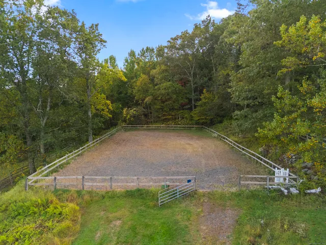 $3,200,000 | 4 Judge Road, Roxbury, CT 06783