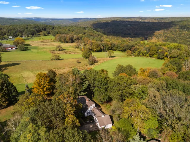 $3,200,000 | 4 Judge Road, Roxbury, CT 06783