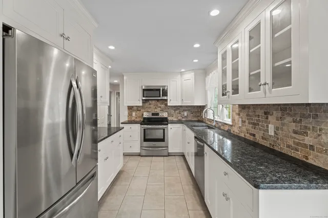 $3,200,000 | 4 Judge Road, Roxbury, CT 06783