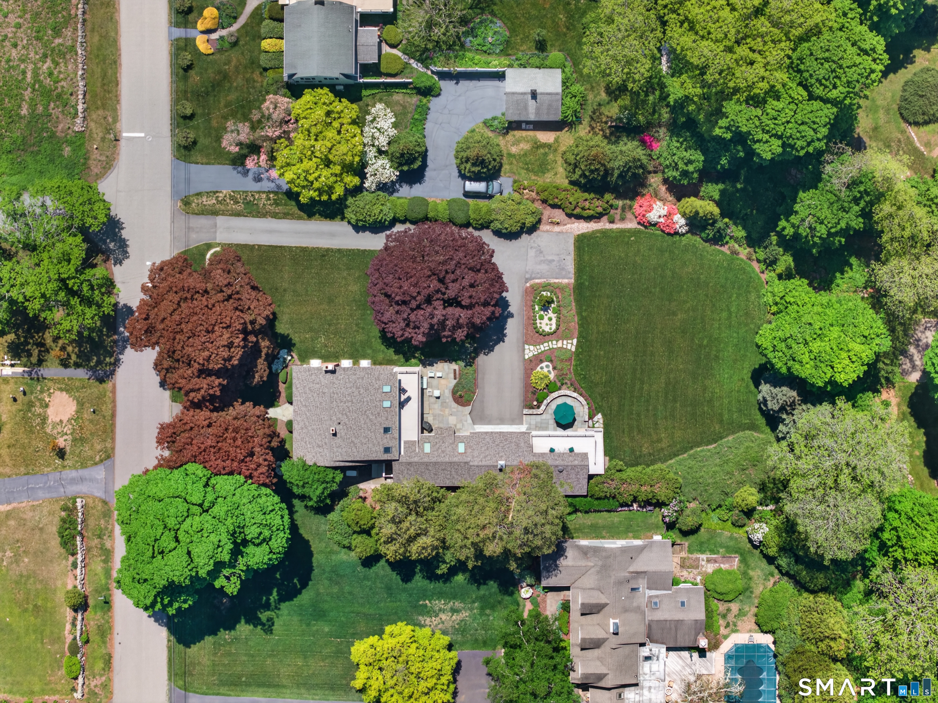 10 Prospect Street Groton, CT 06355 - Photo 27 of 40 an aerial view of a house with a yard and garden