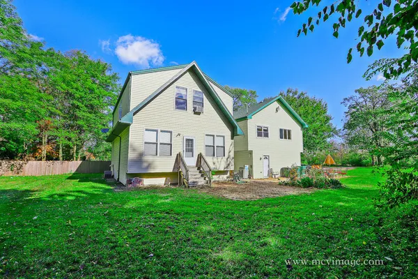$2,600 | 16386 New Avenue, Lemont, IL 60439