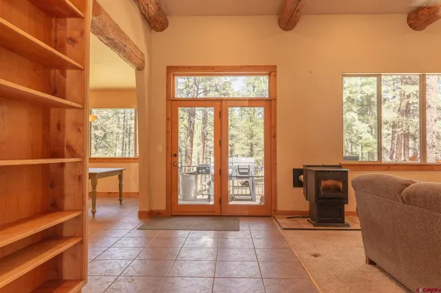 a view of livingroom with furniture