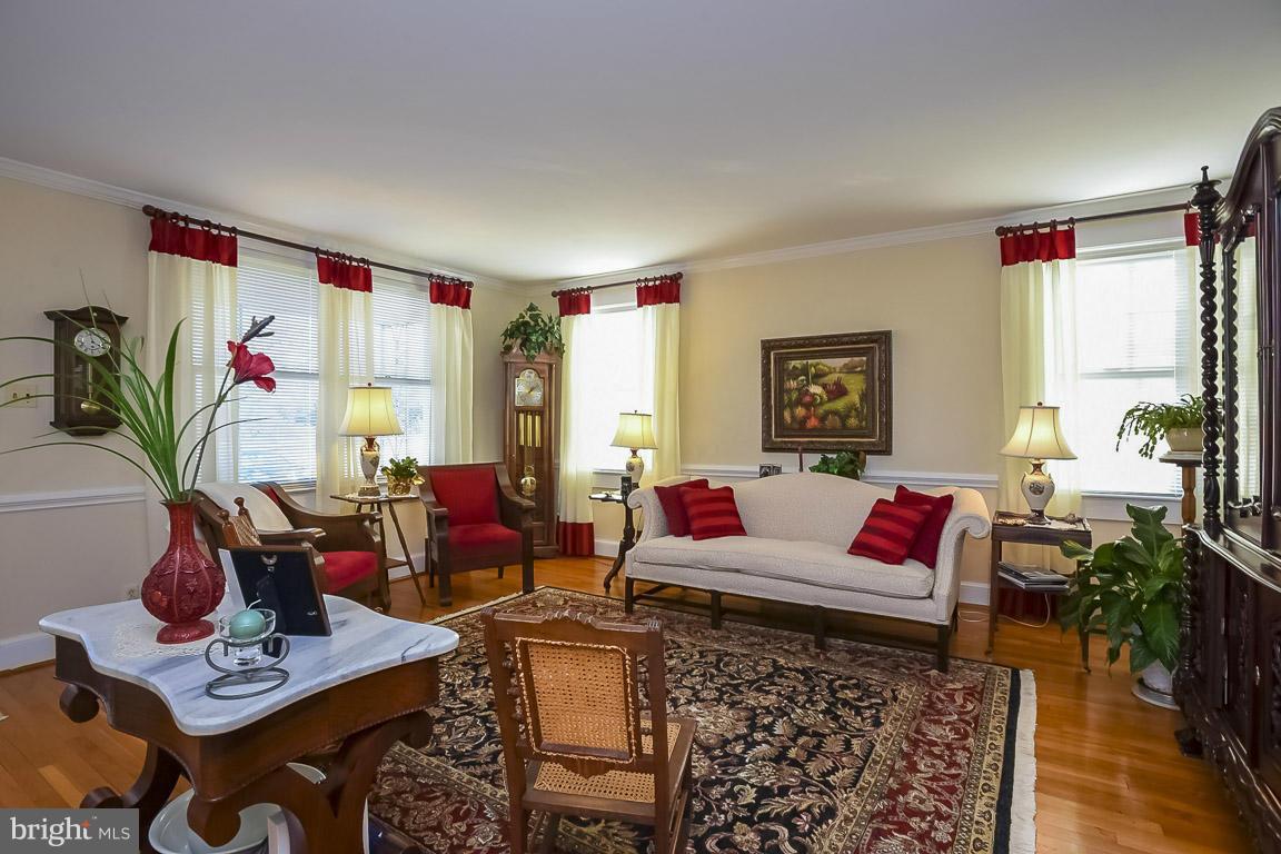 15200 Inlet Road Culpeper, VA 22701 - Photo 7 of 30 Living Room