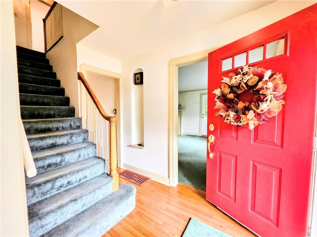 499 White School Road Greensburg, PA 15601 - Photo 3 of 38 a view of entryway