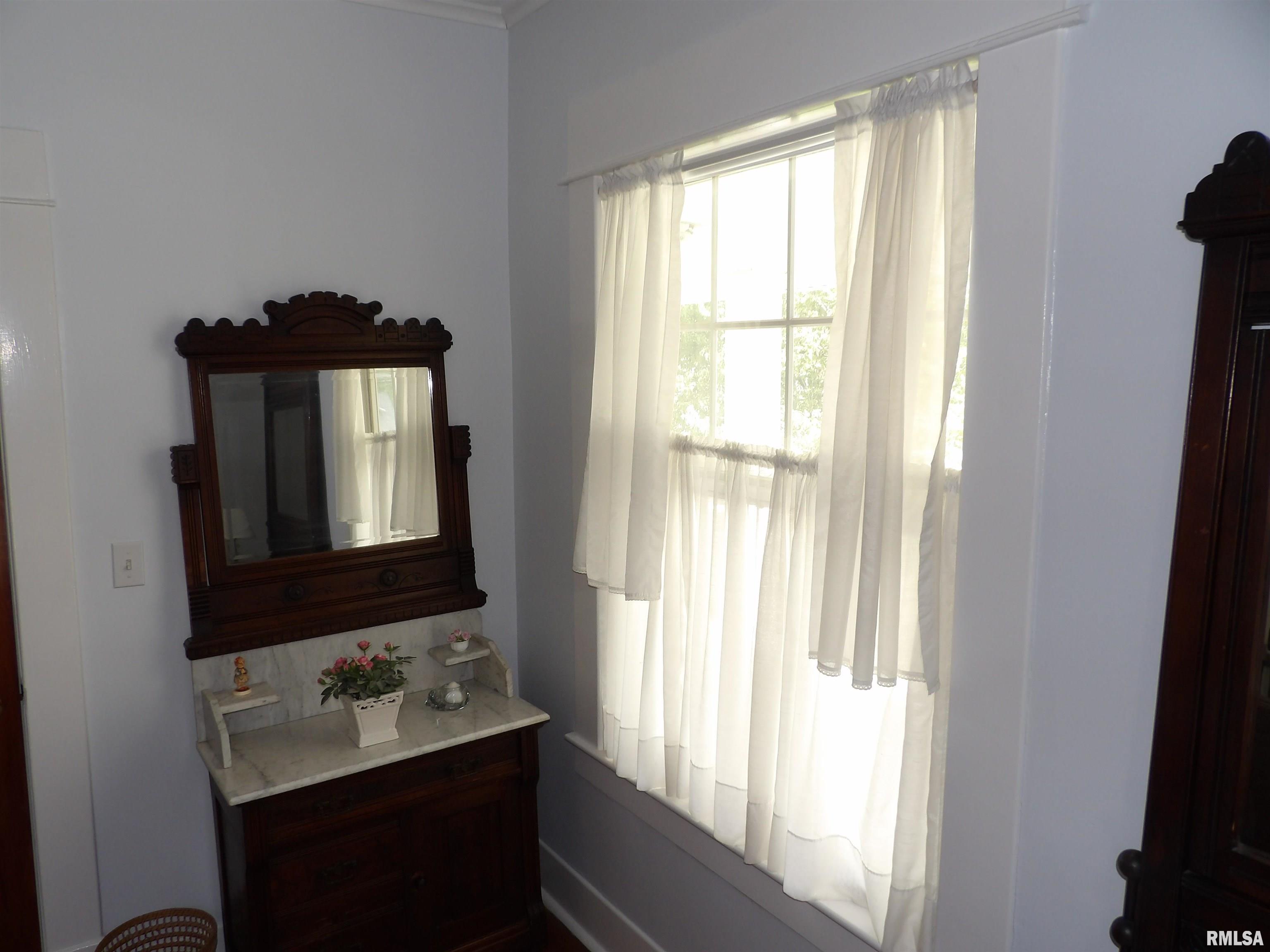 201 West Reed Street Benton, IL 62812 - Photo 13 of 32