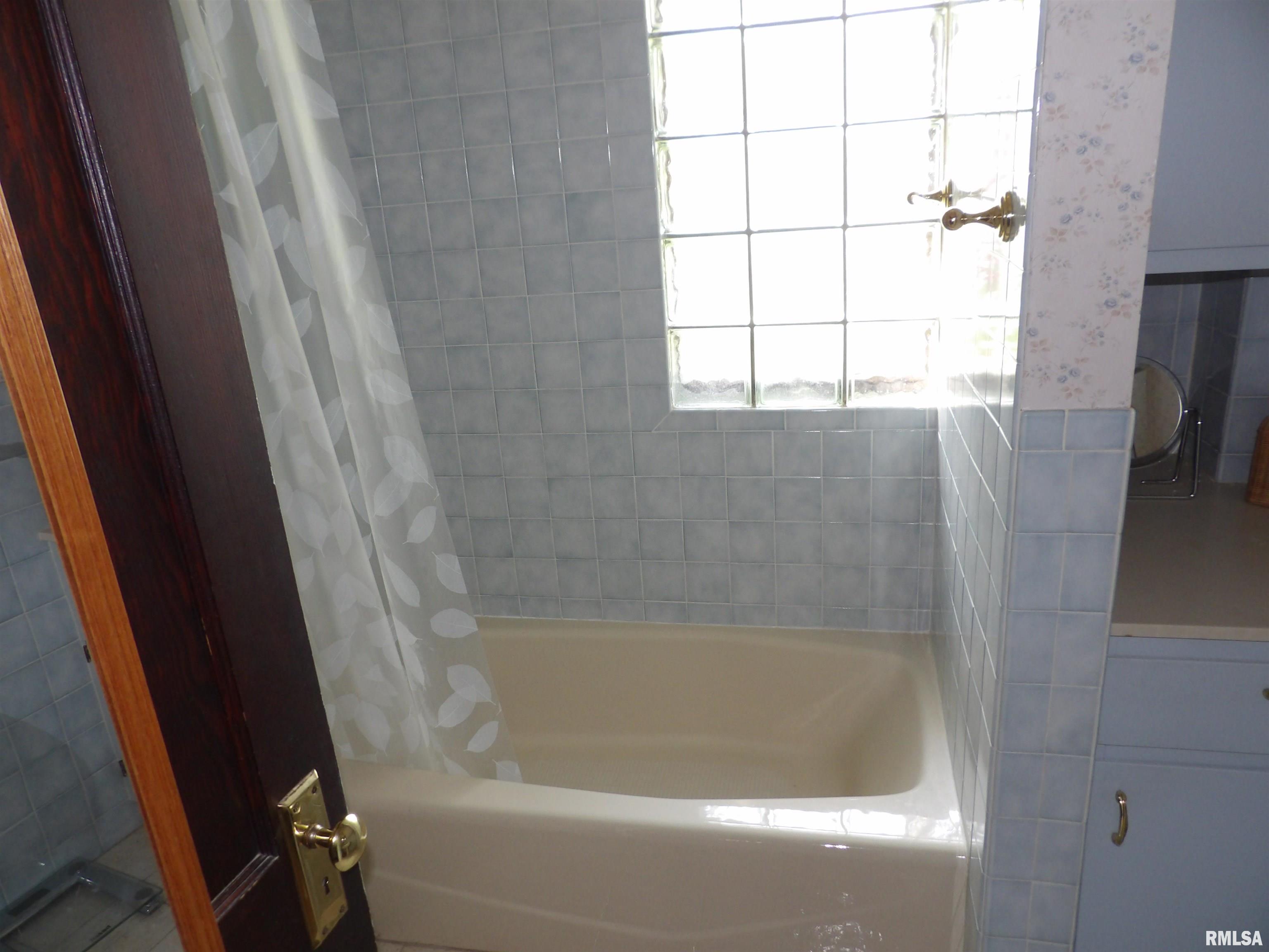 201 West Reed Street Benton, IL 62812 - Photo 22 of 32