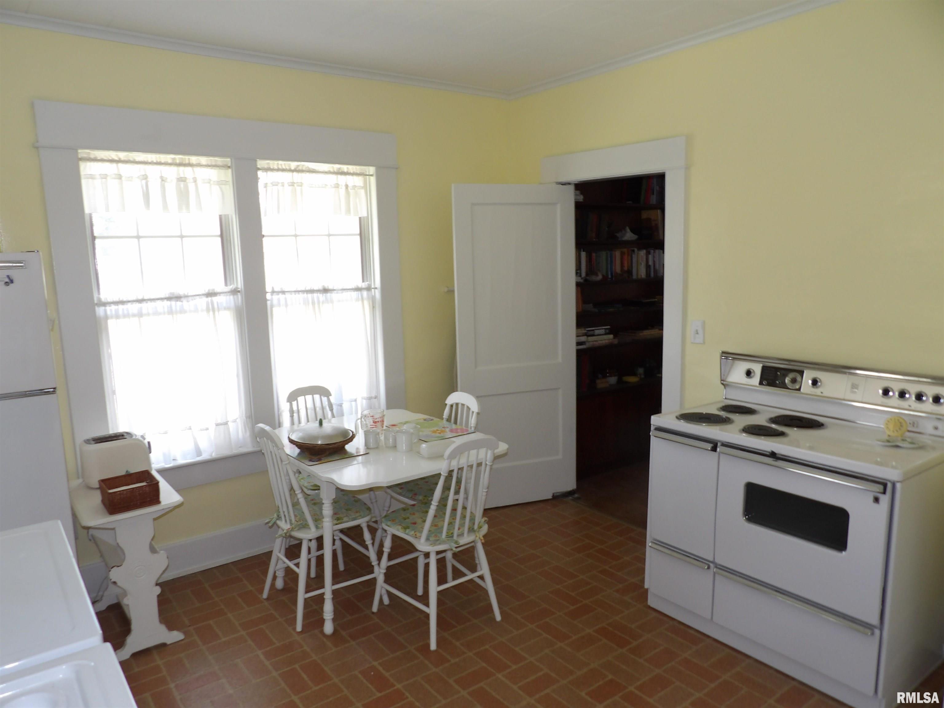 201 West Reed Street Benton, IL 62812 - Photo 28 of 32