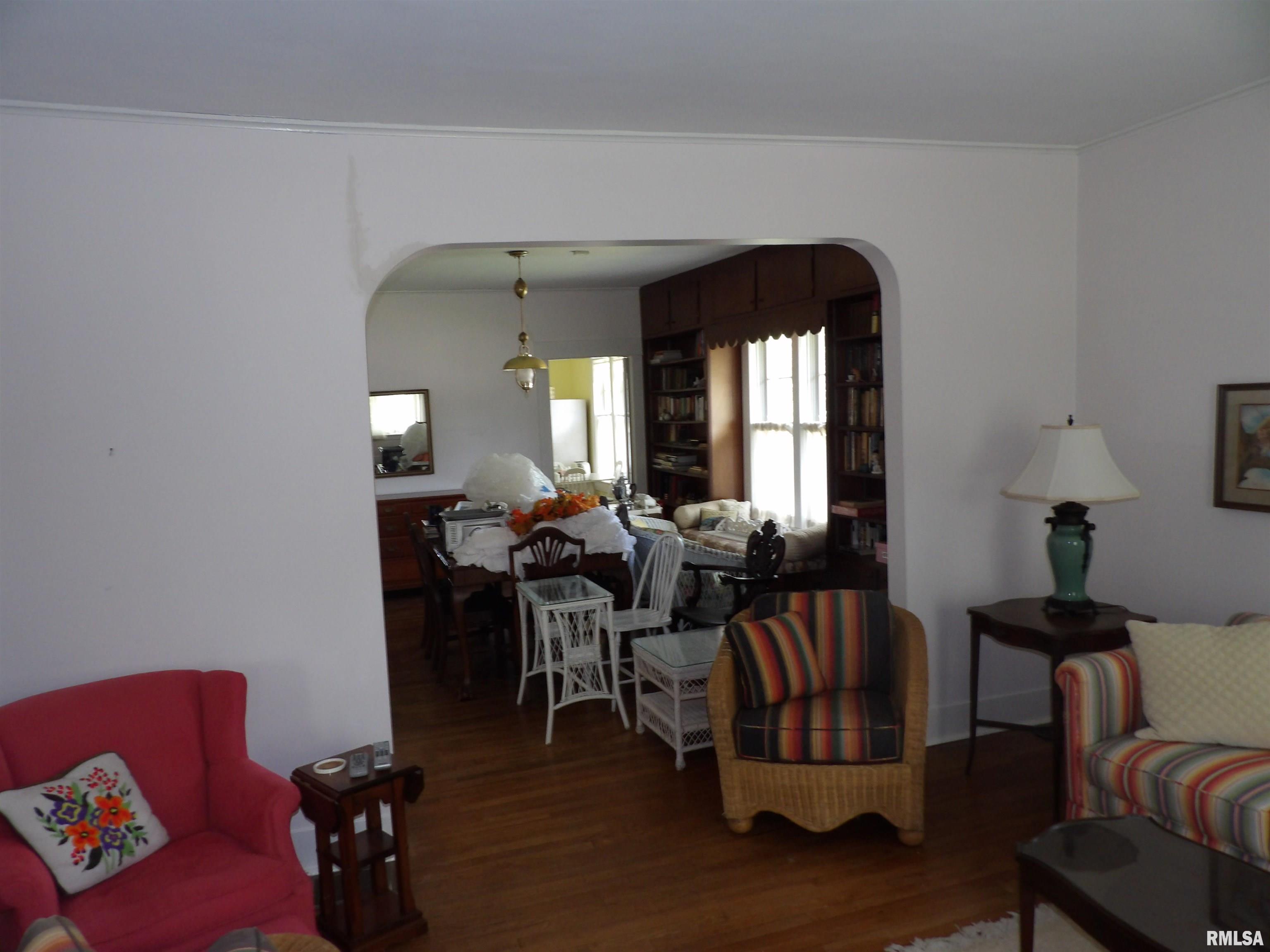 201 West Reed Street Benton, IL 62812 - Photo 9 of 32