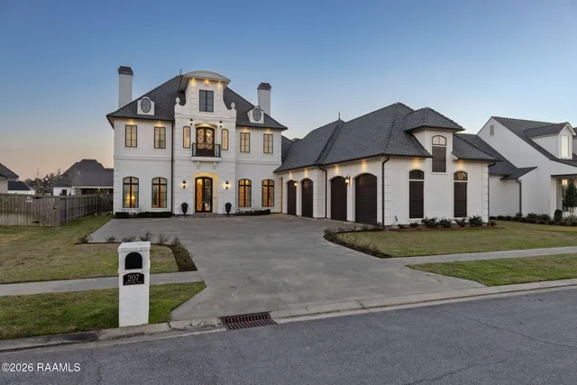 $1,995,000 | 207 Kingfisher Drive, Lafayette, LA 70508