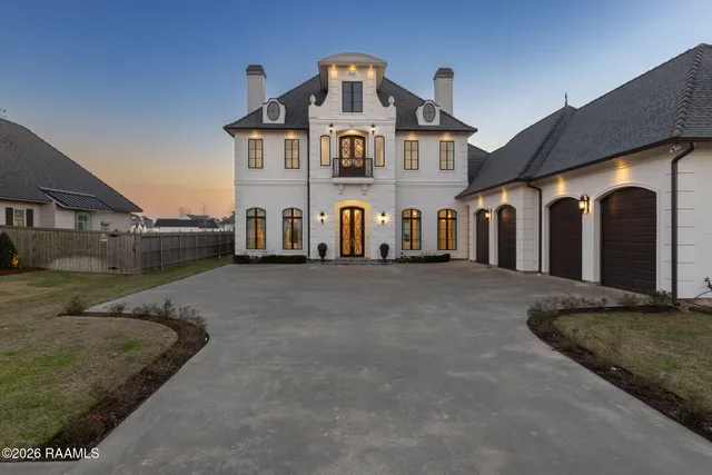 $1,995,000 | 207 Kingfisher Drive, Lafayette, LA 70508