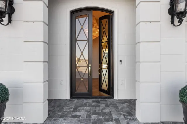 $1,995,000 | 207 Kingfisher Drive, Lafayette, LA 70508