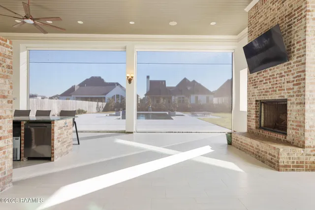 $1,995,000 | 207 Kingfisher Drive, Lafayette, LA 70508