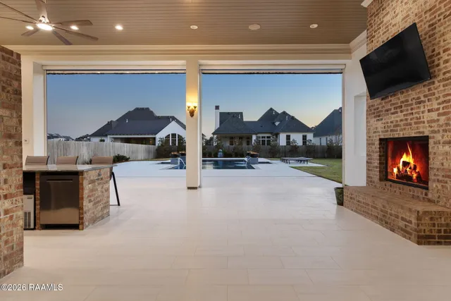 $1,995,000 | 207 Kingfisher Drive, Lafayette, LA 70508