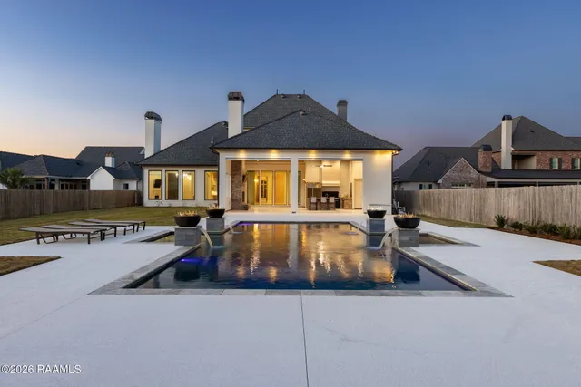 $1,995,000 | 207 Kingfisher Drive, Lafayette, LA 70508