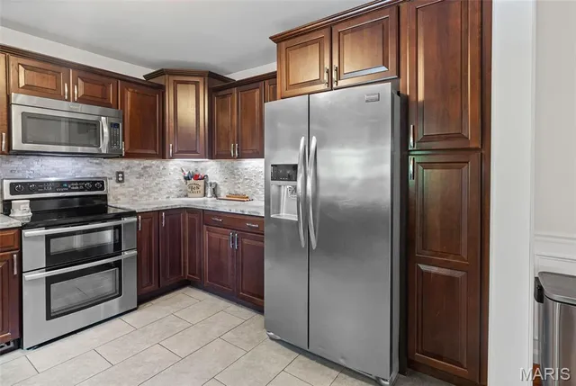 $303,000 | 4918 Chateau Drive, Godfrey, IL 62035