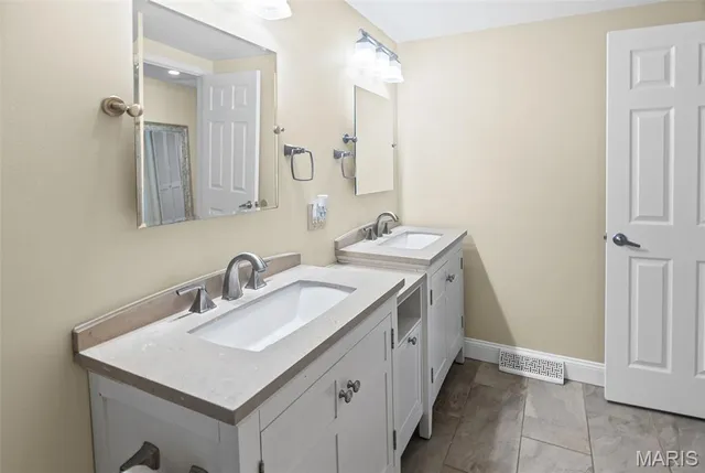 $303,000 | 4918 Chateau Drive, Godfrey, IL 62035