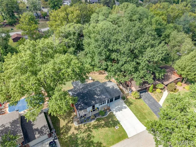 $303,000 | 4918 Chateau Drive, Godfrey, IL 62035