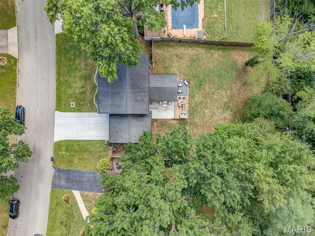 $303,000 | 4918 Chateau Drive, Godfrey, IL 62035