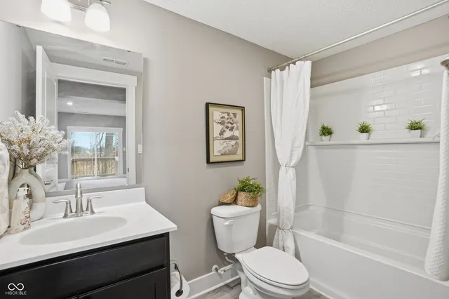 $399,900 | 14474 Treasure Creek Lane, Fishers, IN 46038