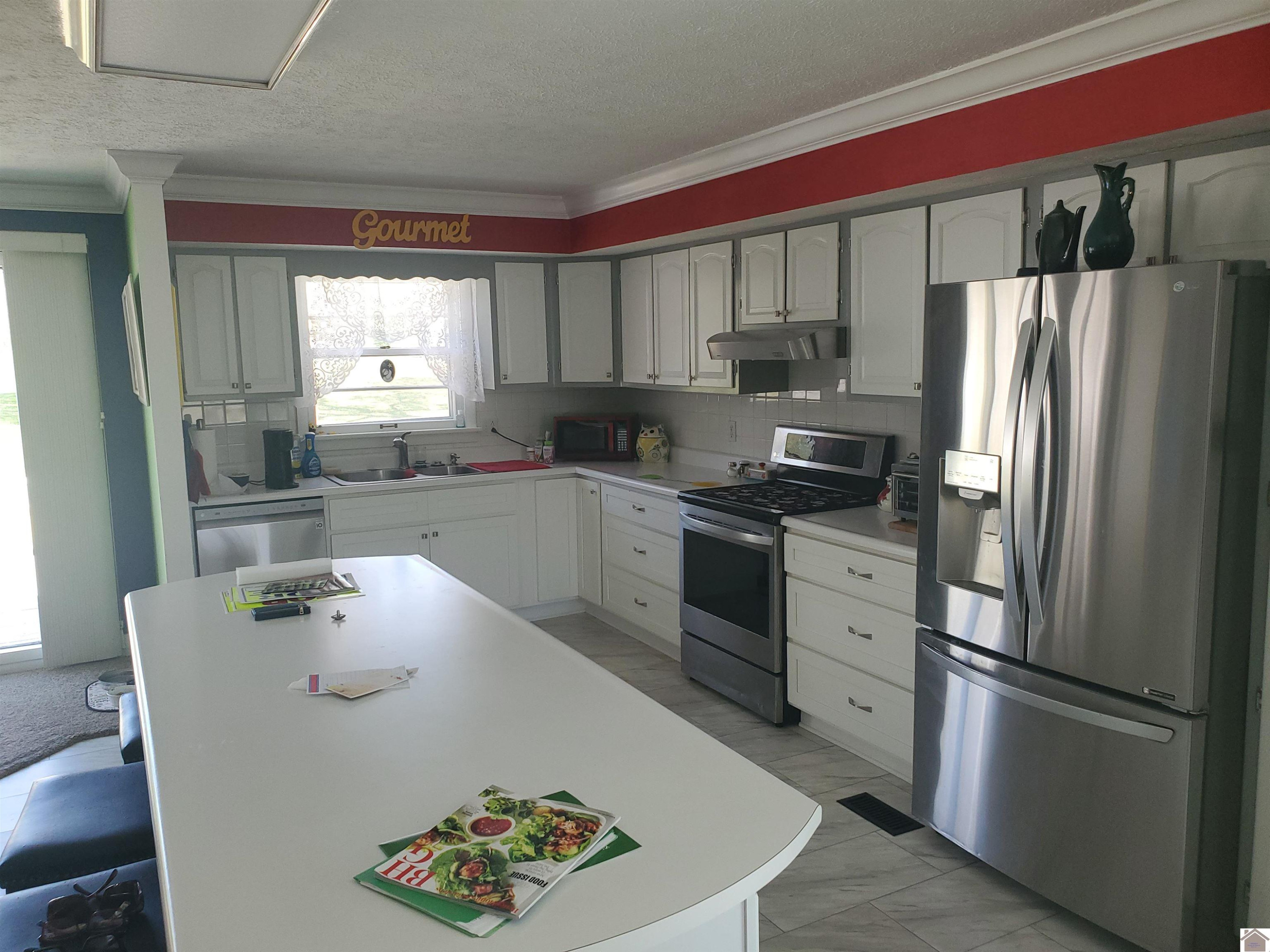 2435 Krebs Station Road Paducah, KY 42003 - Photo 5 of 23 Kitchen