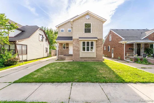 $284,900 | 23389 Easterling Avenue, Hazel Park, MI 48030