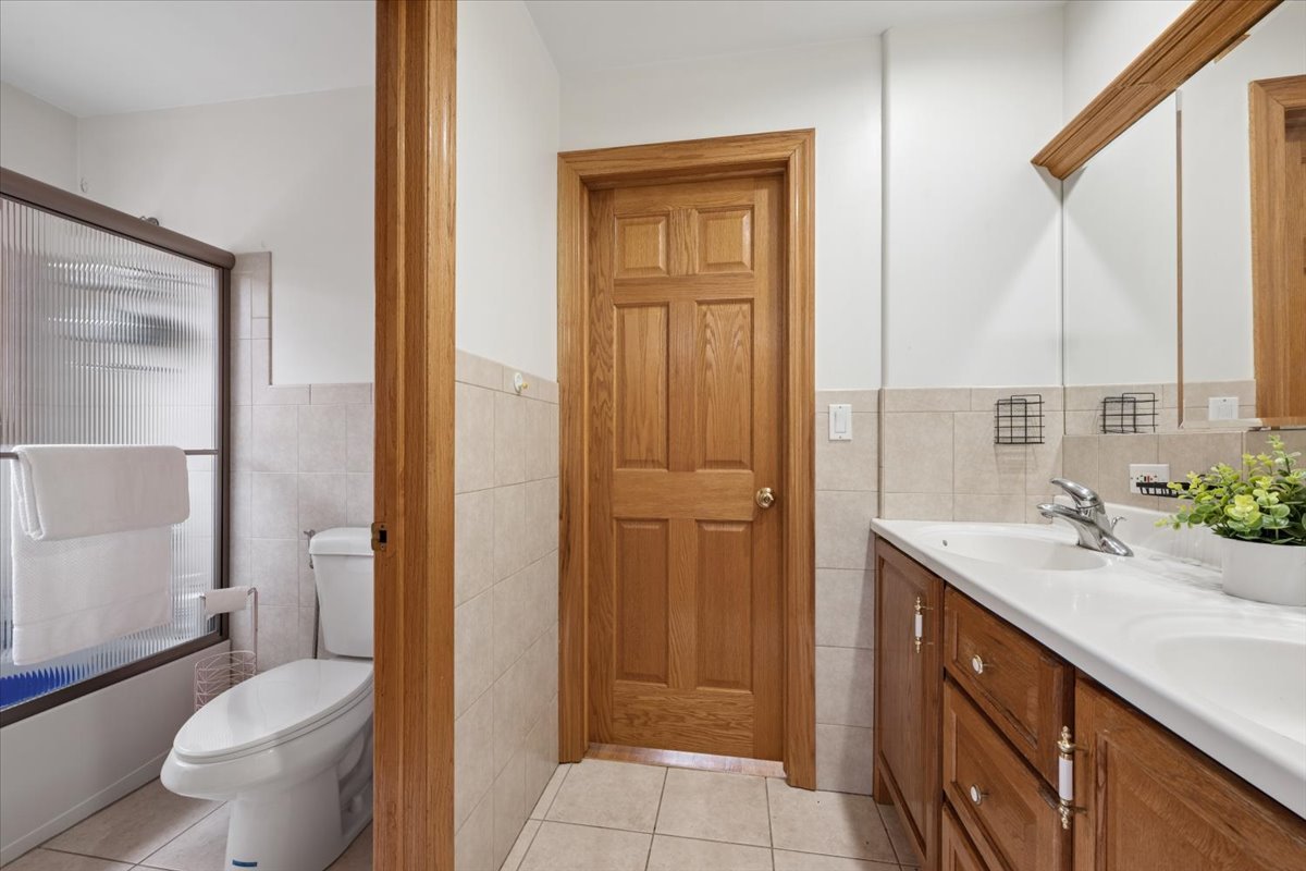 8317 Ballard Road Niles, IL 60714 - Photo 19 of 30