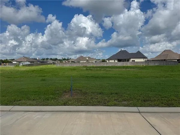 $92,000 | 332 Sophia Drive, Luling, LA 70070