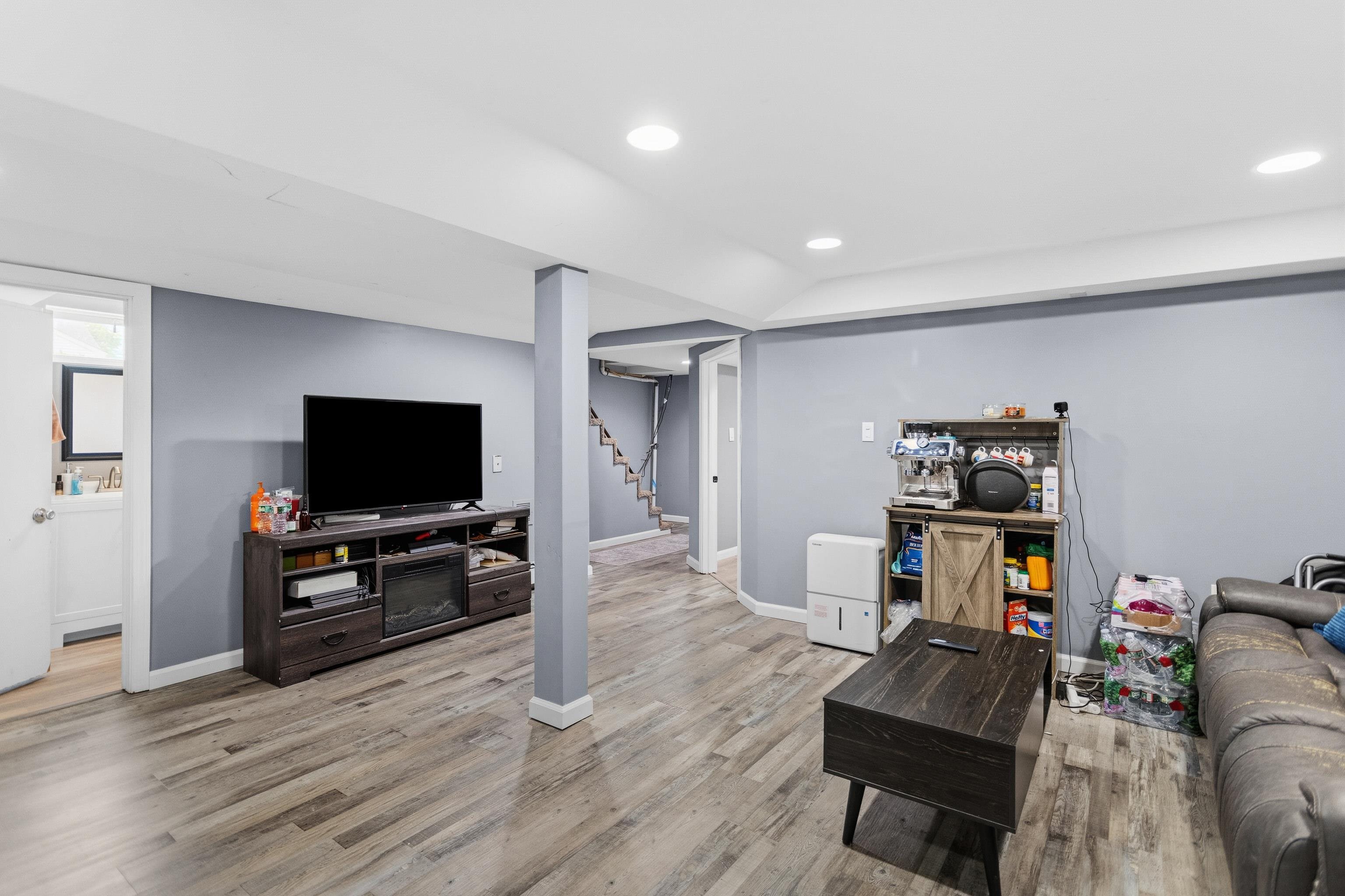 851 Cilley Road Manchester, NH 03103 - Photo 35 of 42 Gallery Image 35