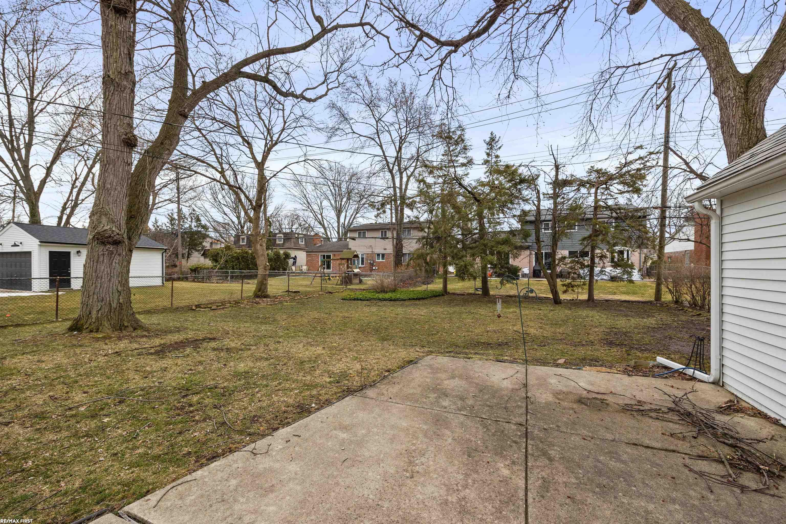 1035 Hampton Road Grosse Pointe, MI 48236 - Photo 31 of 34