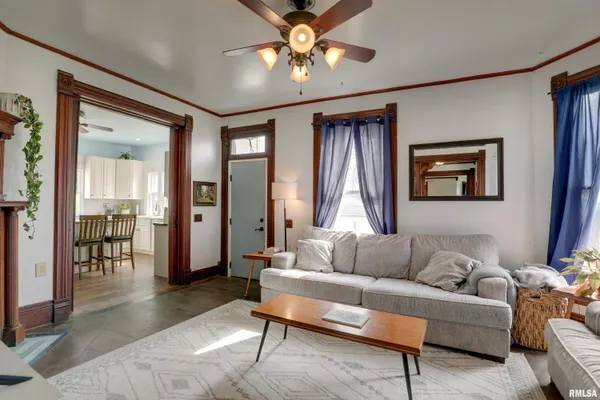 $190,000 | 222 West New Street, Palmyra, MO 63461