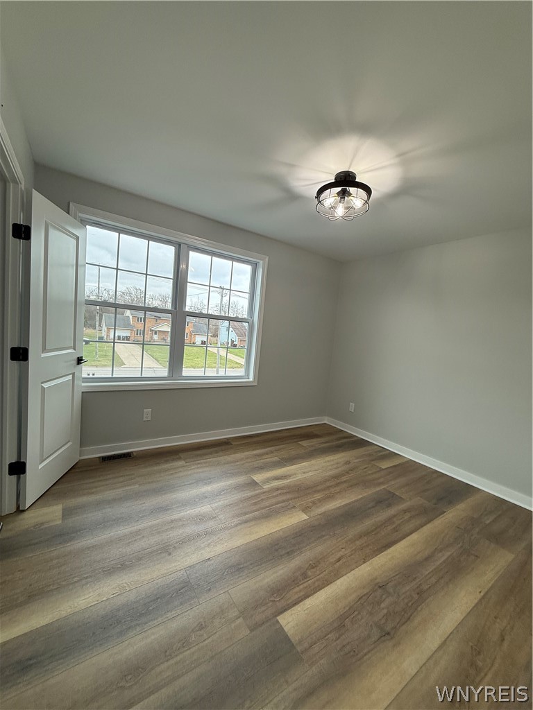 5156 Berg Road Buffalo, NY 14218 - Photo 20 of 31 2nd Bedroom