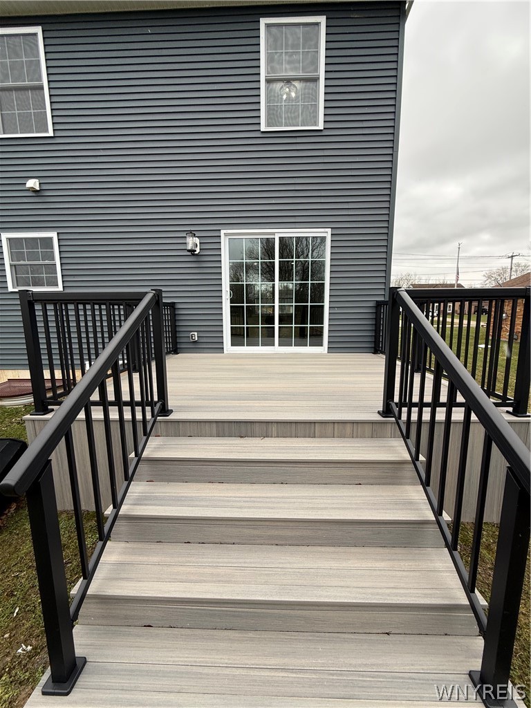 5156 Berg Road Buffalo, NY 14218 - Photo 27 of 31 Stairs to deck