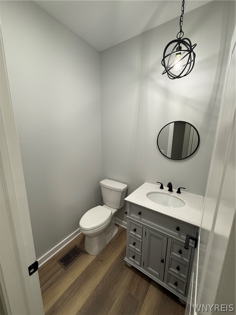 5156 Berg Road Buffalo, NY 14218 - Photo 8 of 31 1st floor 1/2 bath