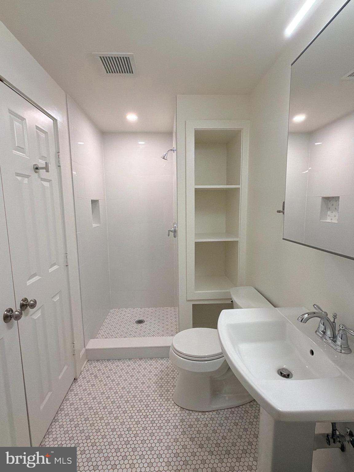 4 Robin Road Stafford, VA 22554 - Photo 31 of 32 Main Level Full Bath