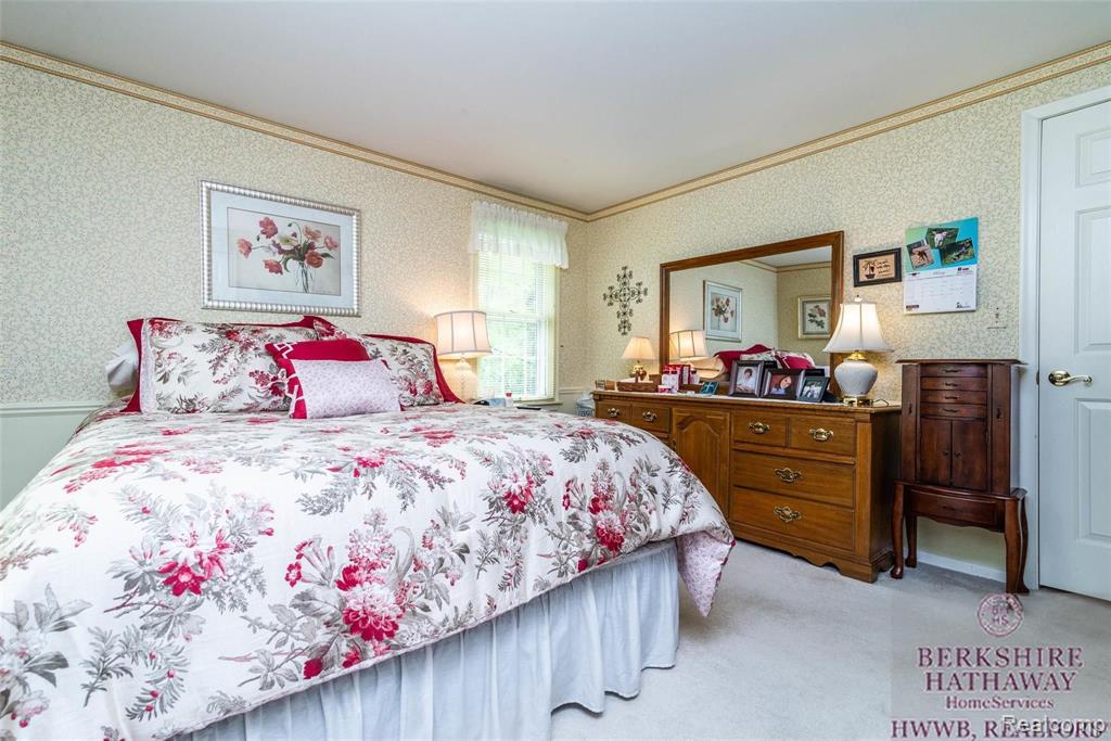 25233 Wykeshire Road Farmington Hills, MI 48336 - Photo 30 of 45