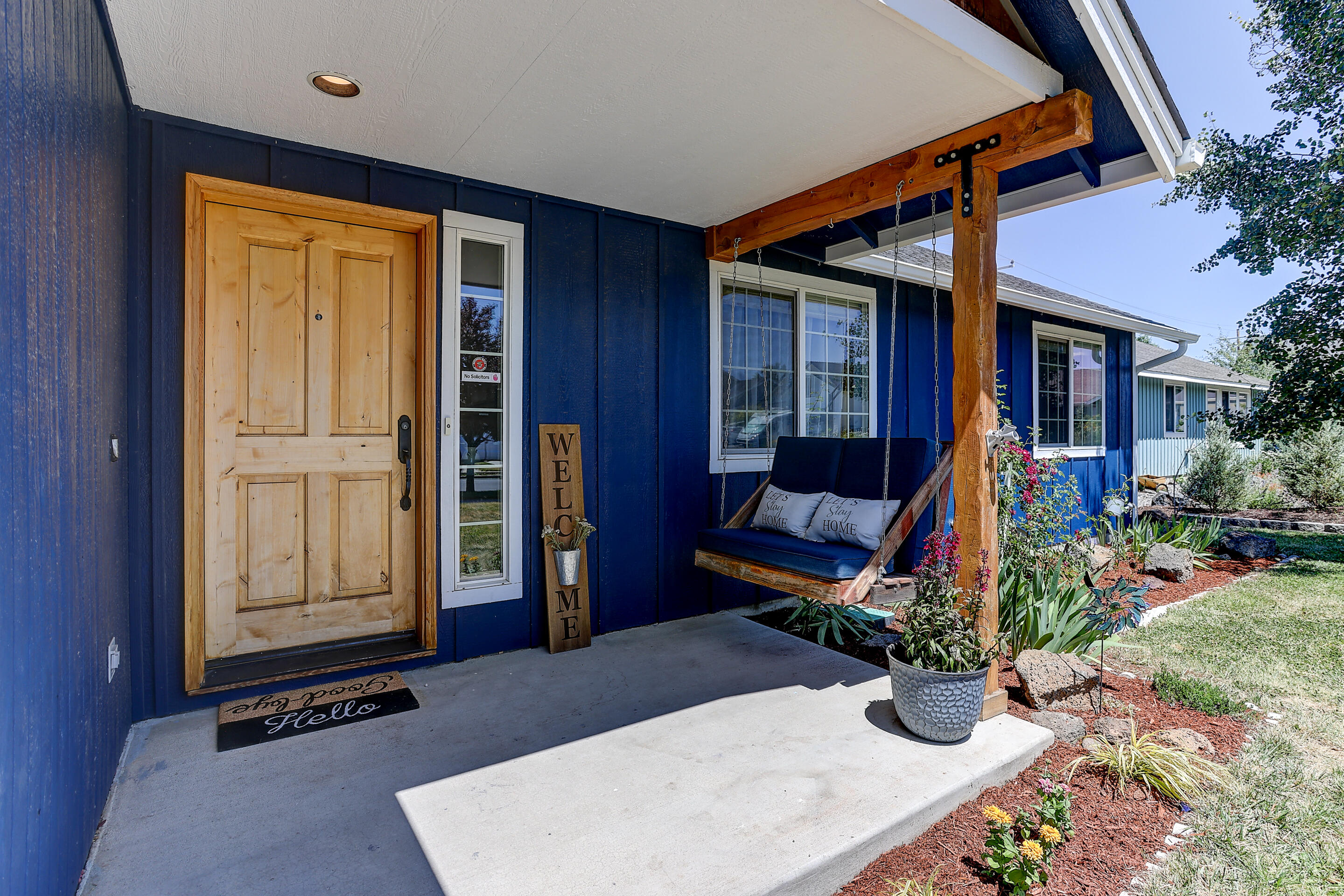 20581 Dylan Loop Bend, OR 97702 - Photo 1 of 26 Front of Home