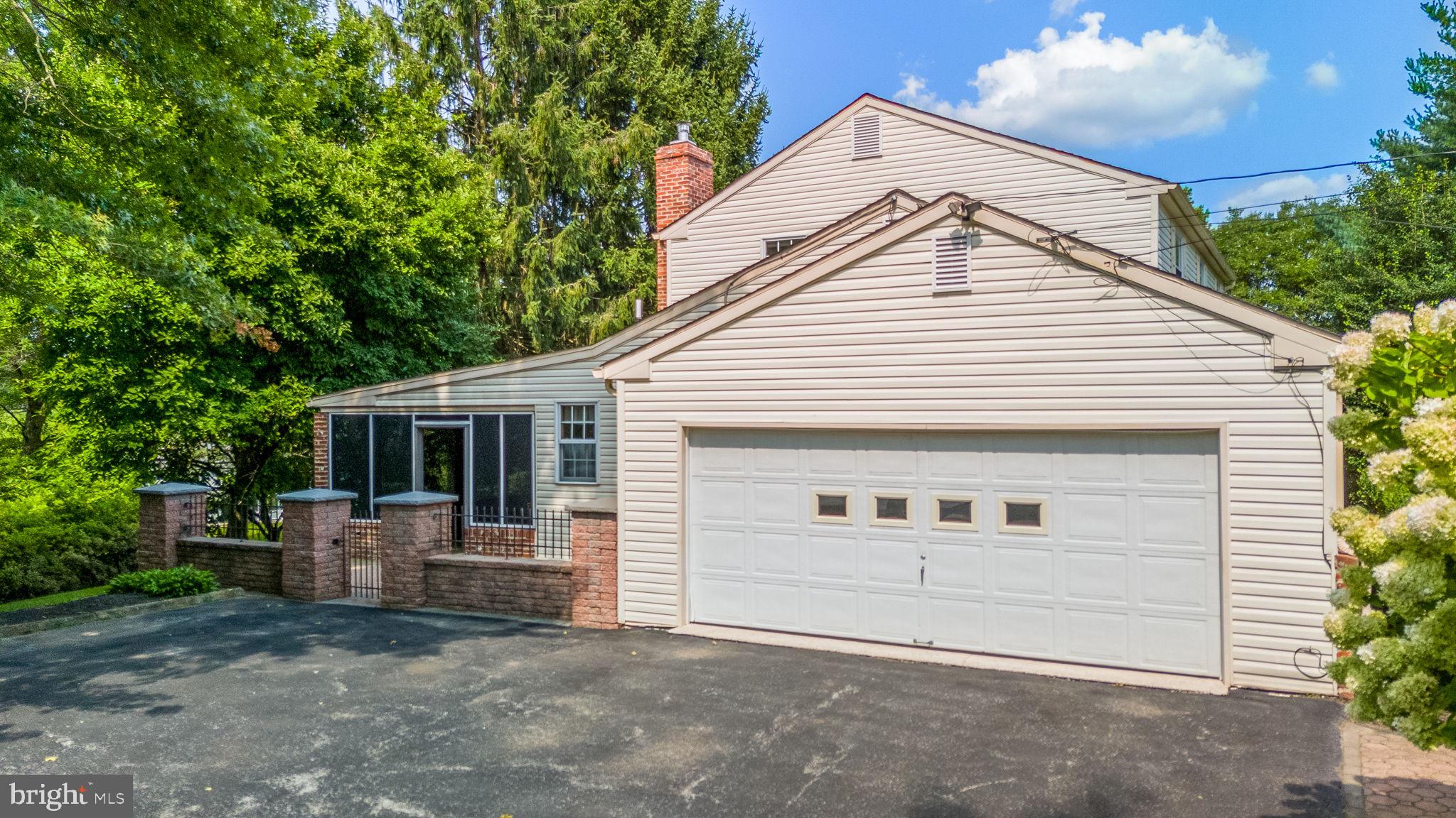 603 Street Road West Chester, PA 19382 - Photo 6 of 41 @-Car Garage and Driveway Parking