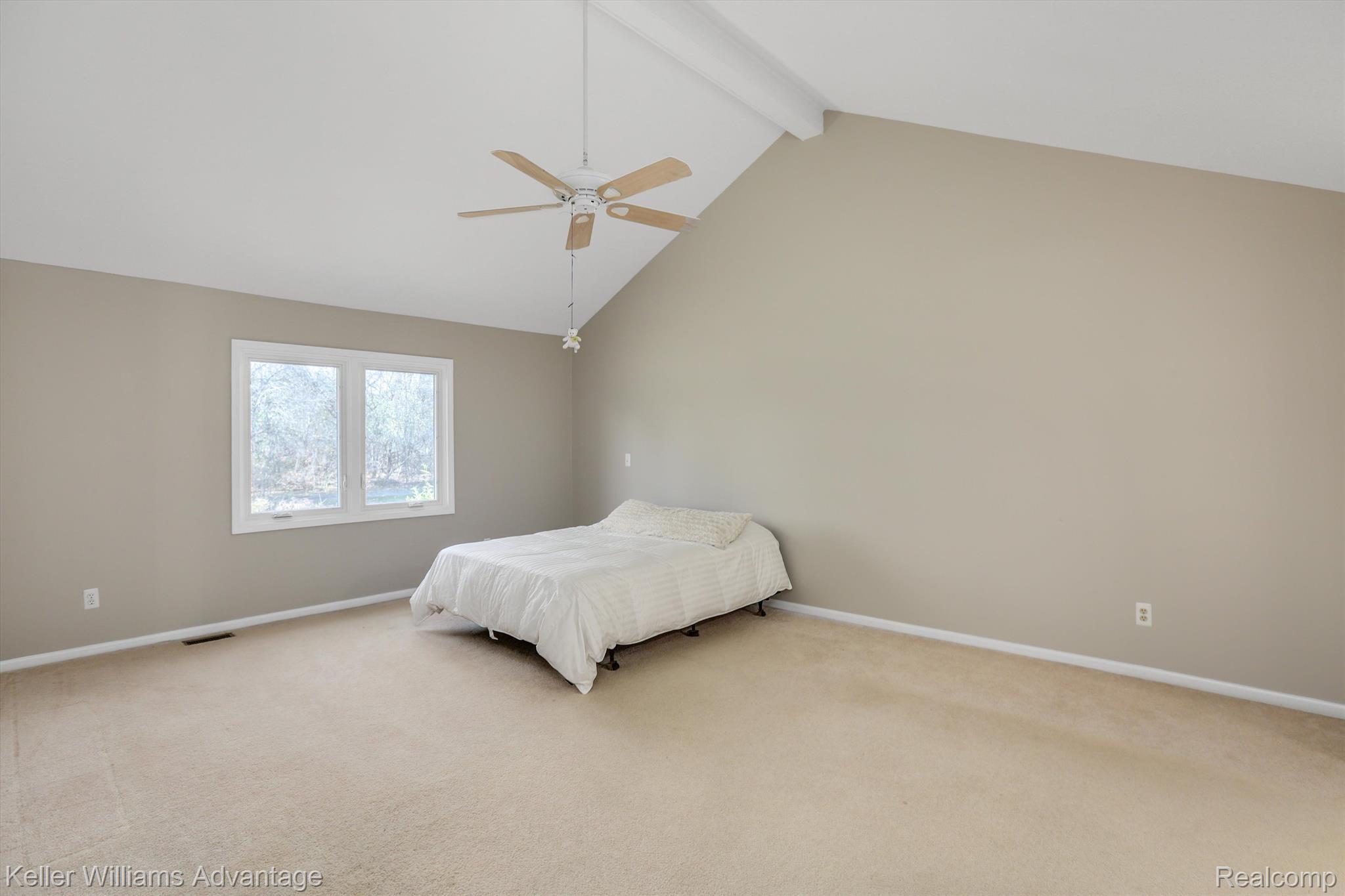 31262 Country Ridge Circle Farmington, MI 48331 - Photo 16 of 33 Huge first floor master