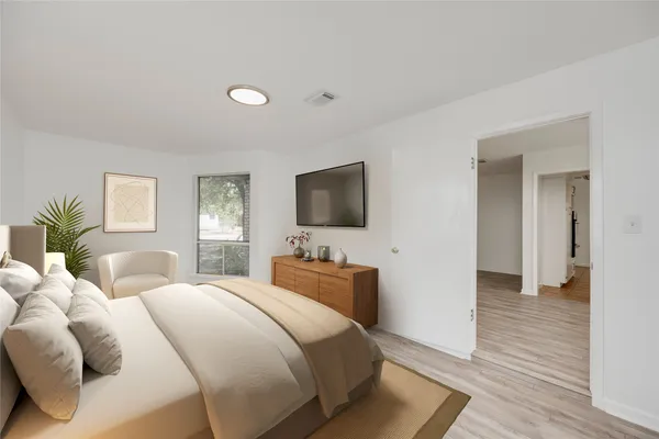 $2,300 | 4710 Roundup Trail, Austin, TX 78745
