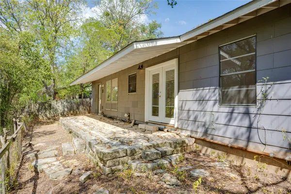 $2,300 | 4710 Roundup Trail, Austin, TX 78745